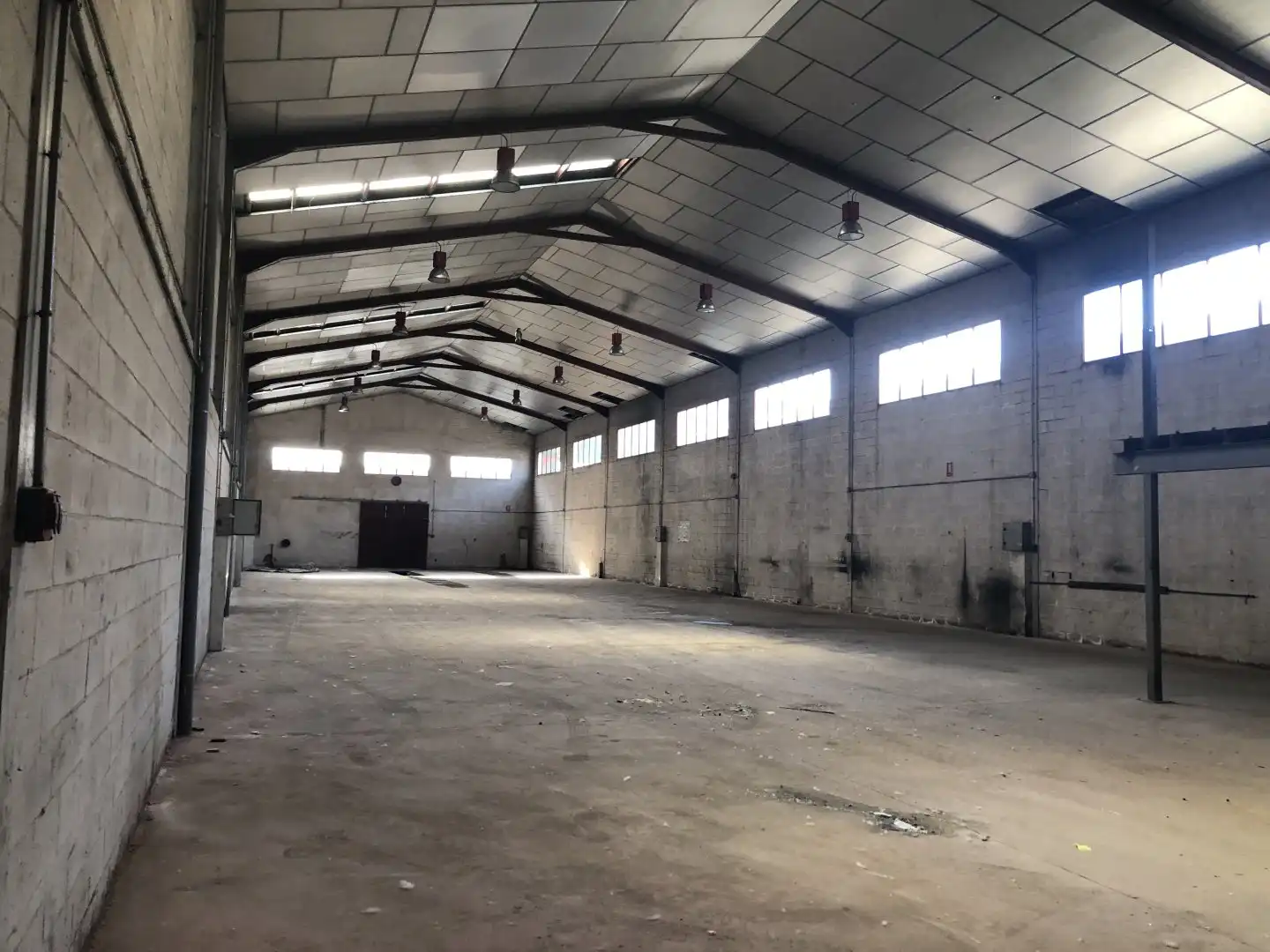 Fabrikhallen zur Miete in Segovia