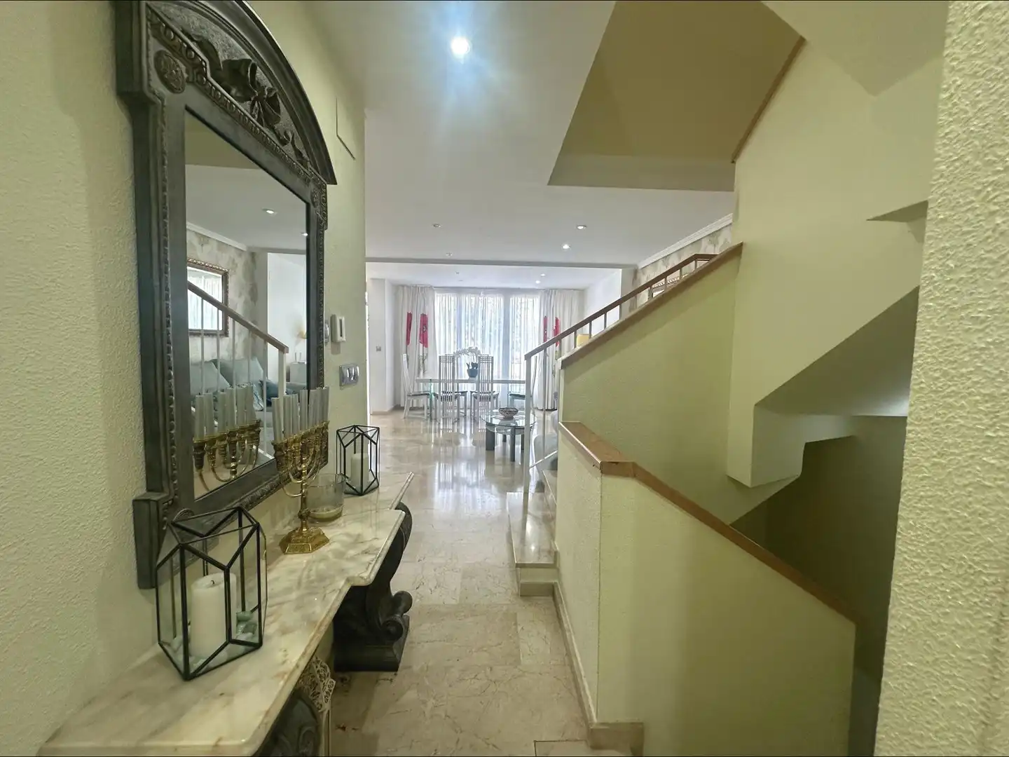 Haus oder Chalet zum Verkauf in Monforte del Cid mit Klimaanlage, Privatgarten und Terrasse