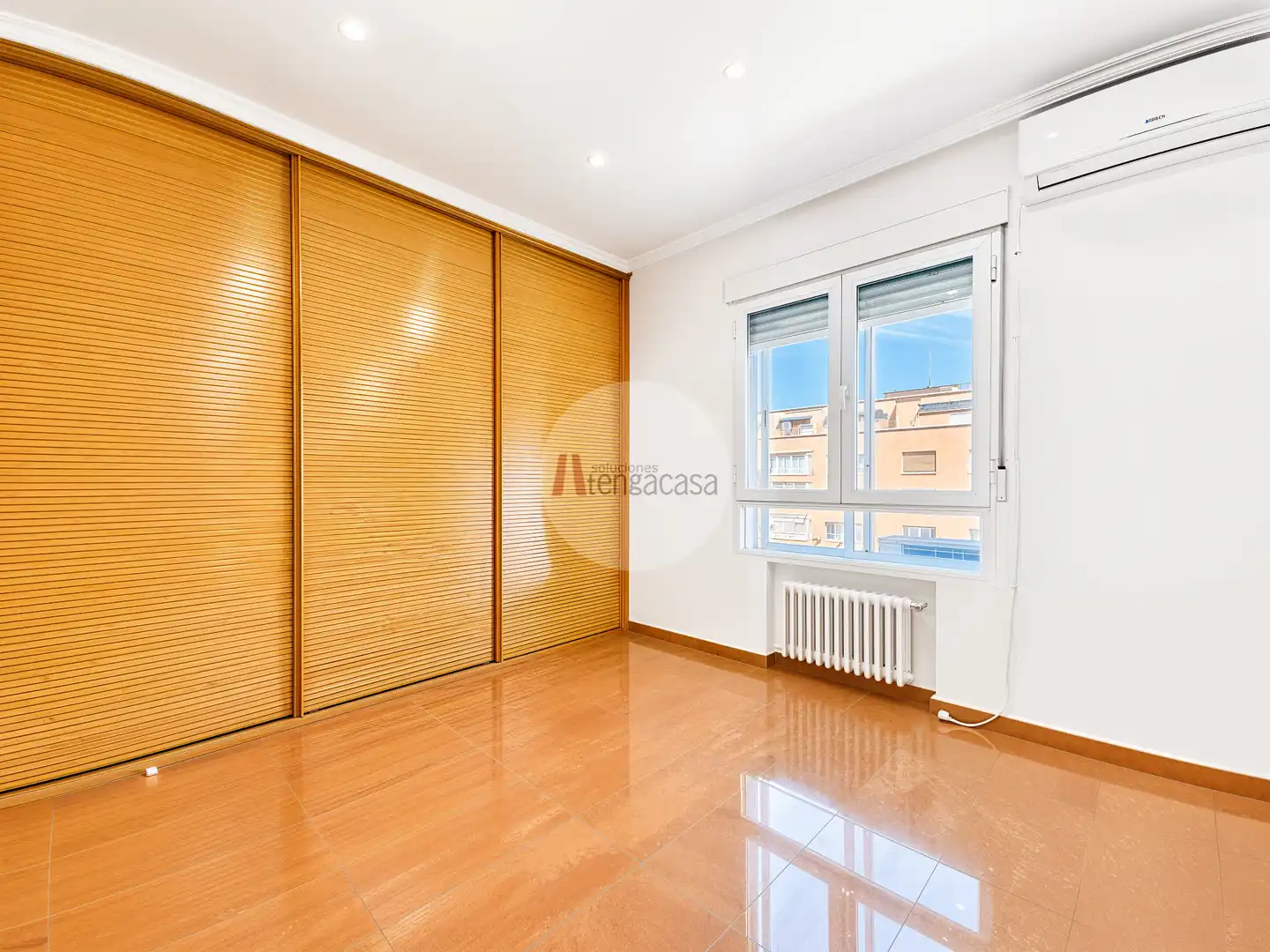 Bedroom of Flat for rent in Madrid  with Air Conditioner, Heating and Oven