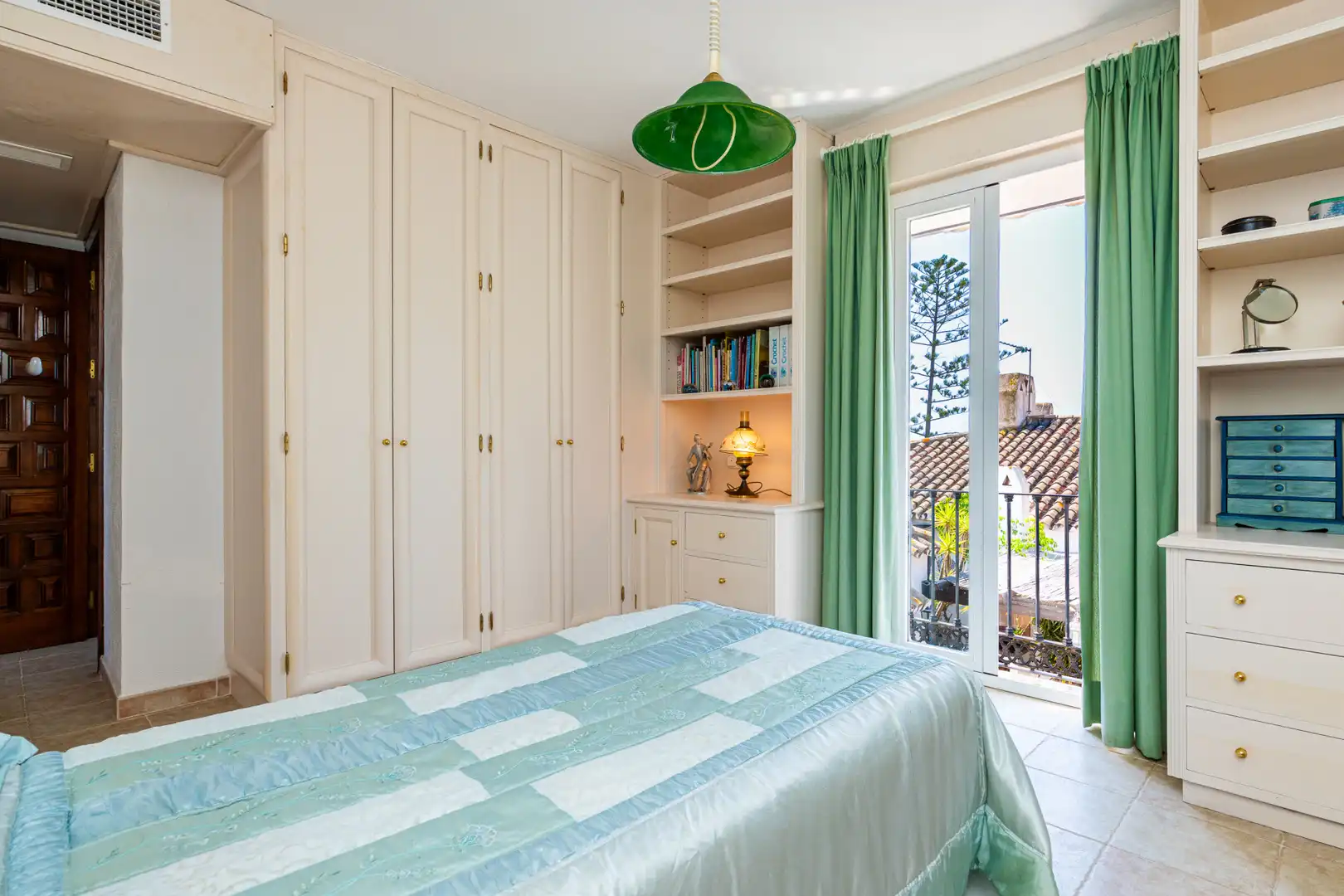 Dormitori de Casa o xalet en venda en Mijas amb Aire condicionat, Jardí privat i Terrassa