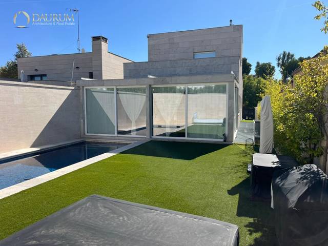 Casa-chalet en Venta en Illescas en Hispanoamérica - Comunidades