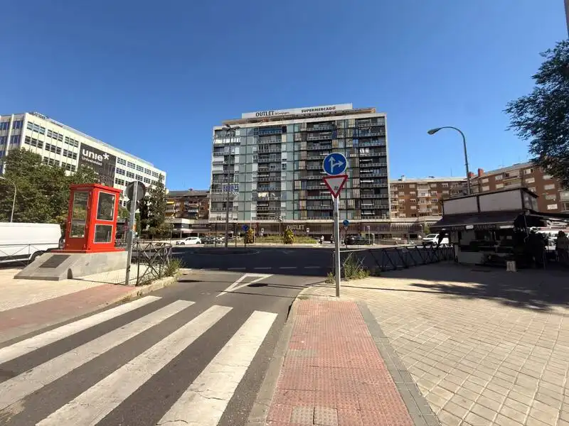 Vista exterior de Pis en venda en Madrid amb Aire condicionat, Calefacció i Terrassa