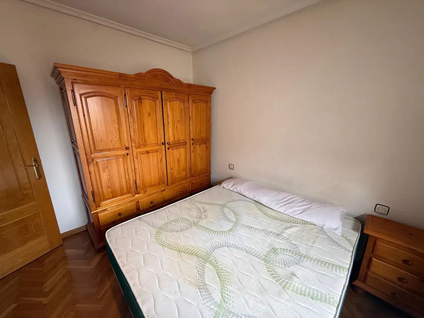 Schlafzimmer von Wohnungen zur Miete in Ávila mit Heizung und Möbliert