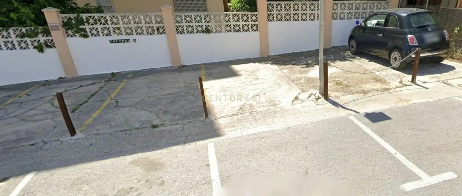 Aparcament de Apartament en venda en Mijas amb Forn, Alarma i Piscina comunitària