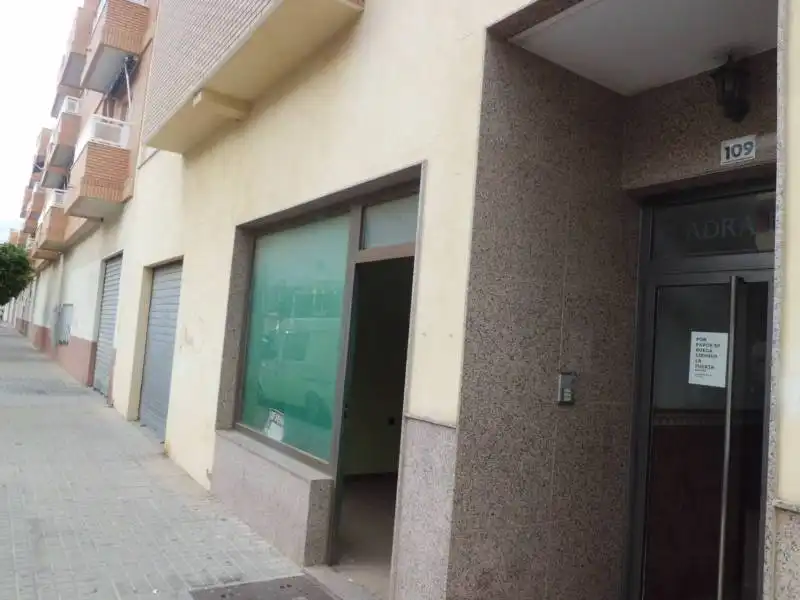 Local comercial en venda a El Ejido Ciudad
