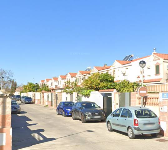 Casa adosada en Venta en C/ Playa de Cortadura - Ur Villas del Este en Parque Atlántico - Ronda este