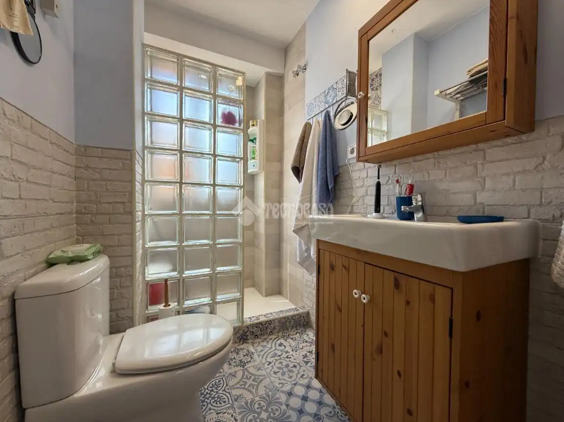 Baño de Piso en venta en Valencia con Aire acondicionado