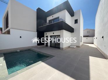 House with pool for sale in Almoradí