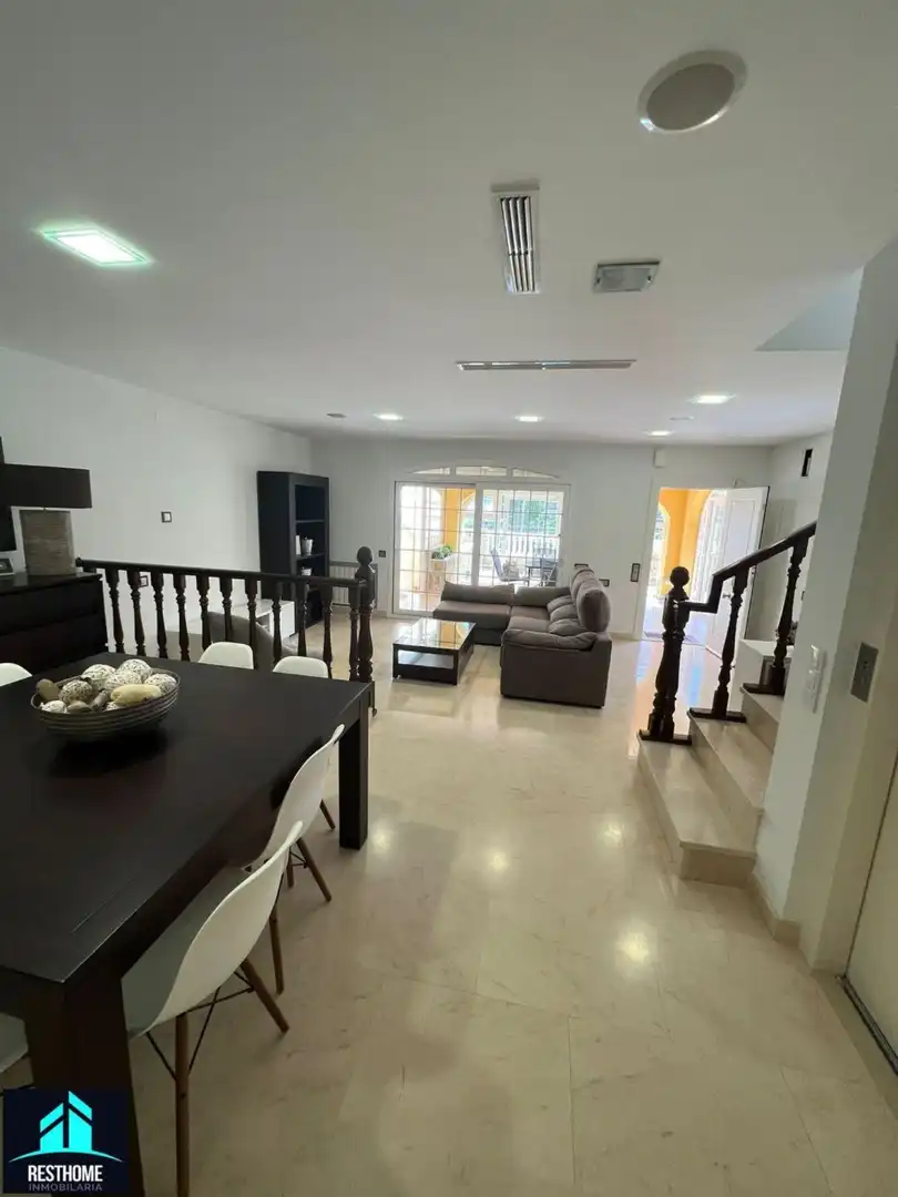 Villa con piscina in vendita a Carrer Carrer del Atlàntic, imagen 4