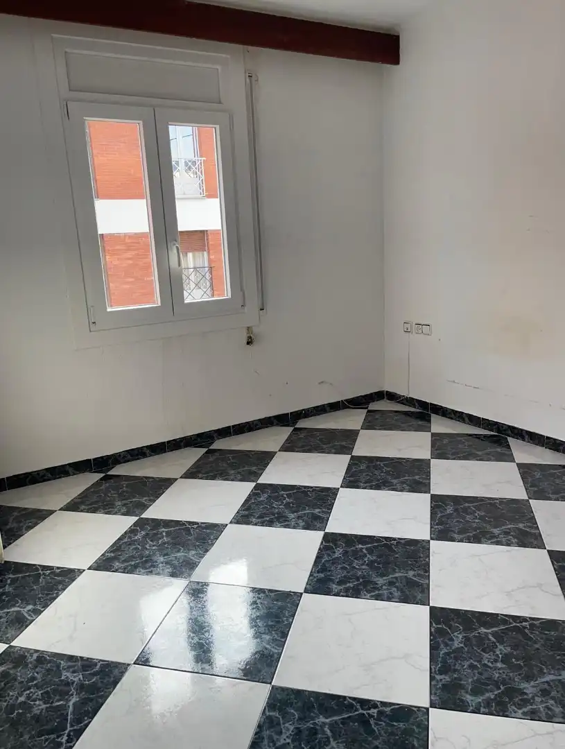 Dormitori de Casa o xalet en venda en Olot amb Calefacció, Terrassa i Balcó