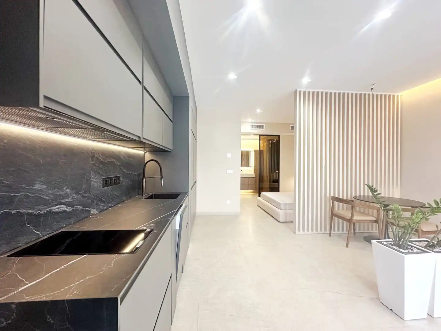 Apartment with pool for sale in Playa del Cura