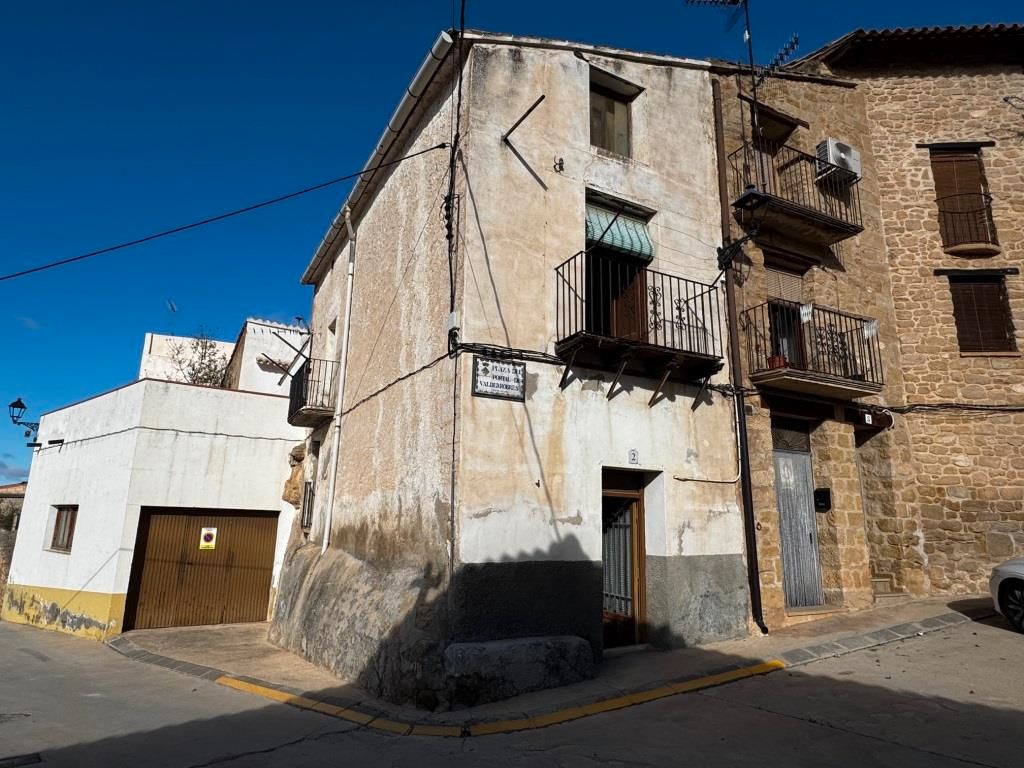 Vista exterior de Casa o xalet en venda en Cretas amb Moblat, Forn i Balcó
