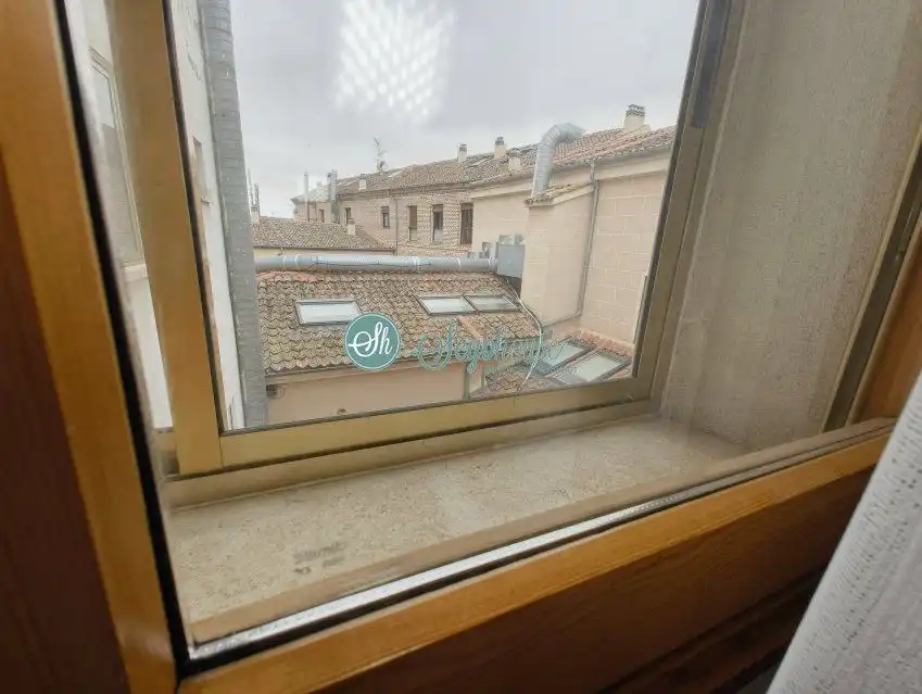 Piso en venta en Segovia con Calefacción, Trastero y Balcón