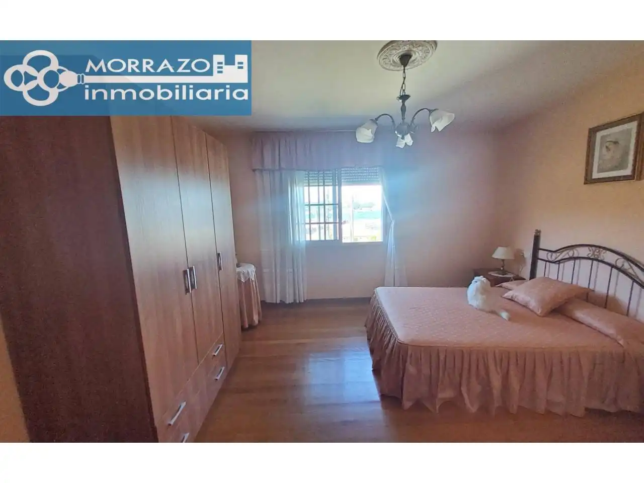 Dormitori de Casa o xalet en venda en Bueu amb Calefacció, Parquet i Moblat