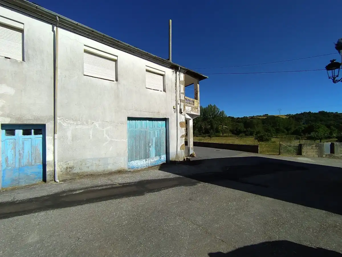 Exterior view of Houses for sale in Fabero  with Heating and Terrace
