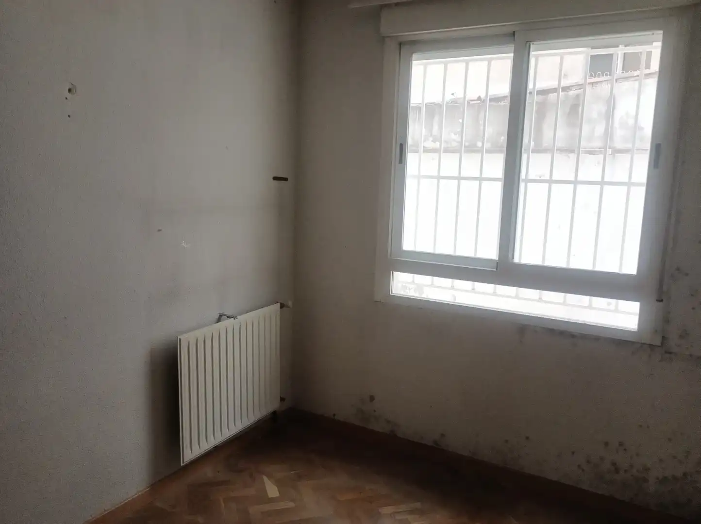 Flat for sale in C/ Francisco Calonge, Valdeacederas