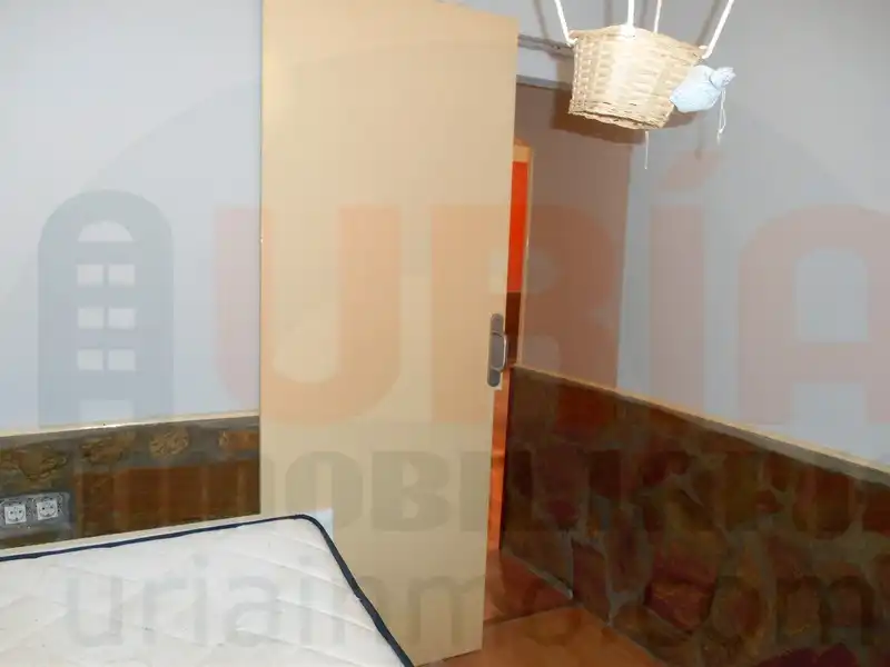 Habitación de Casa adosada en venta en Oviedo 
