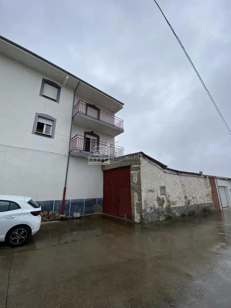 Vista exterior de Piso en venta en Santibáñez de Béjar con Terraza