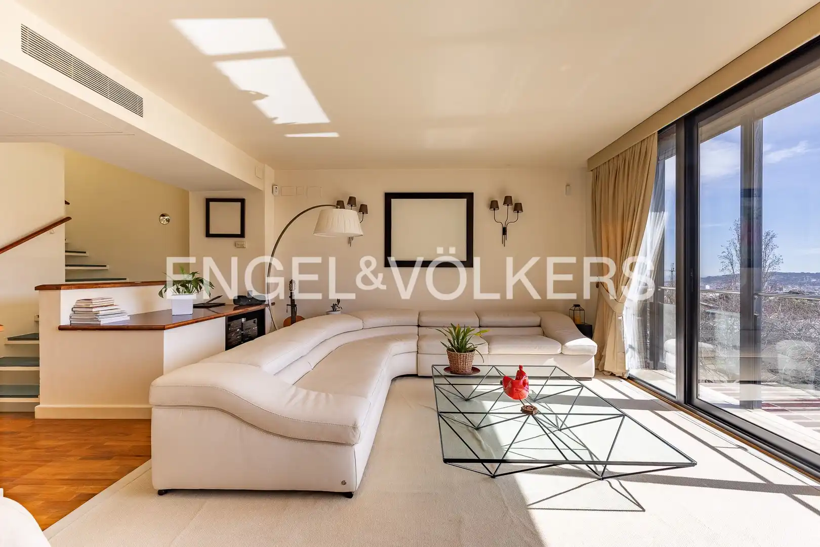 Sala de estar de Casa o chalet en venta en Barcelona con Aire acondicionado, Calefacción y Jardín privado