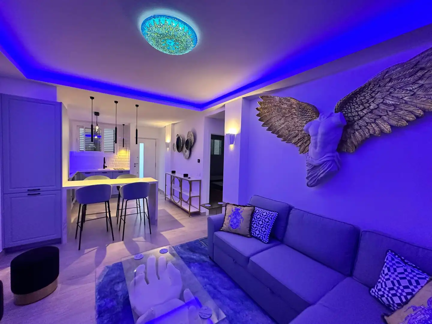 Wohnzimmer von Erdgeschoss zum Verkauf in Sotogrande mit Klimaanlage, Schwimmbad und Möbliert