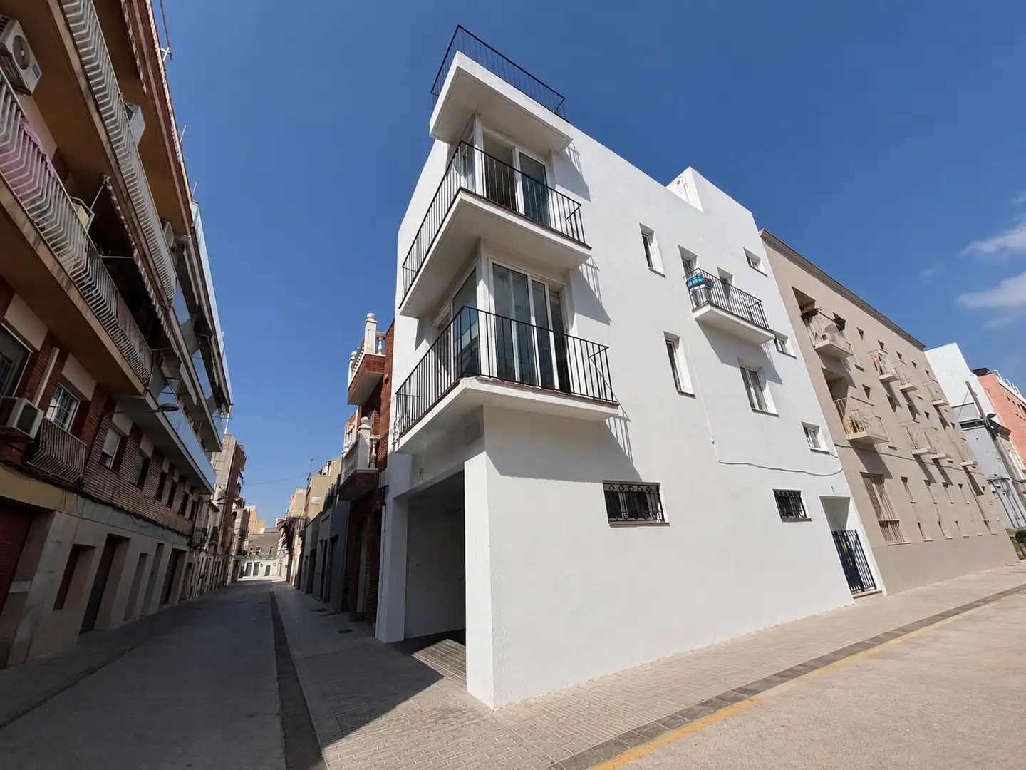 Vista exterior de Casa o chalet en venta en Badalona con Terraza, Trastero y Horno