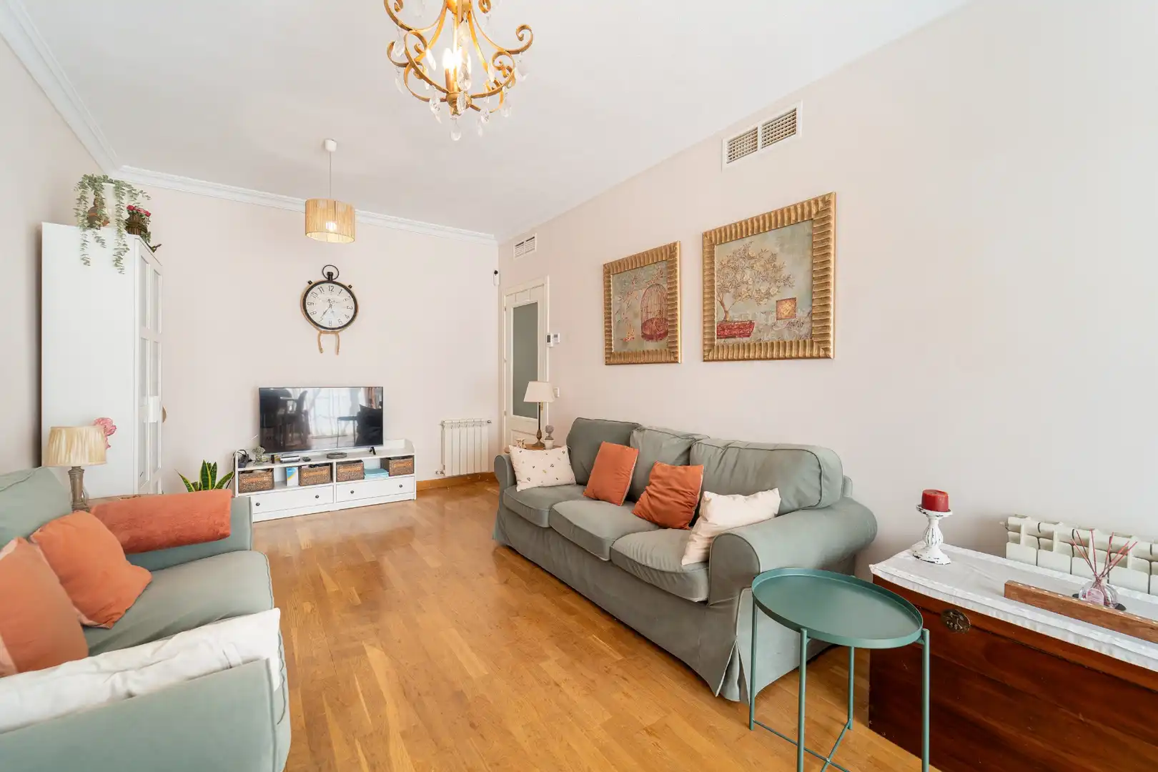 Wohnzimmer von Wohnung zum Verkauf in Las Rozas de Madrid mit Heizung, Privatgarten und Parkett