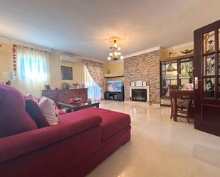 Sala d'estar de Àtic en venda en Benalmádena amb Aire condicionat, Terrassa i Moblat