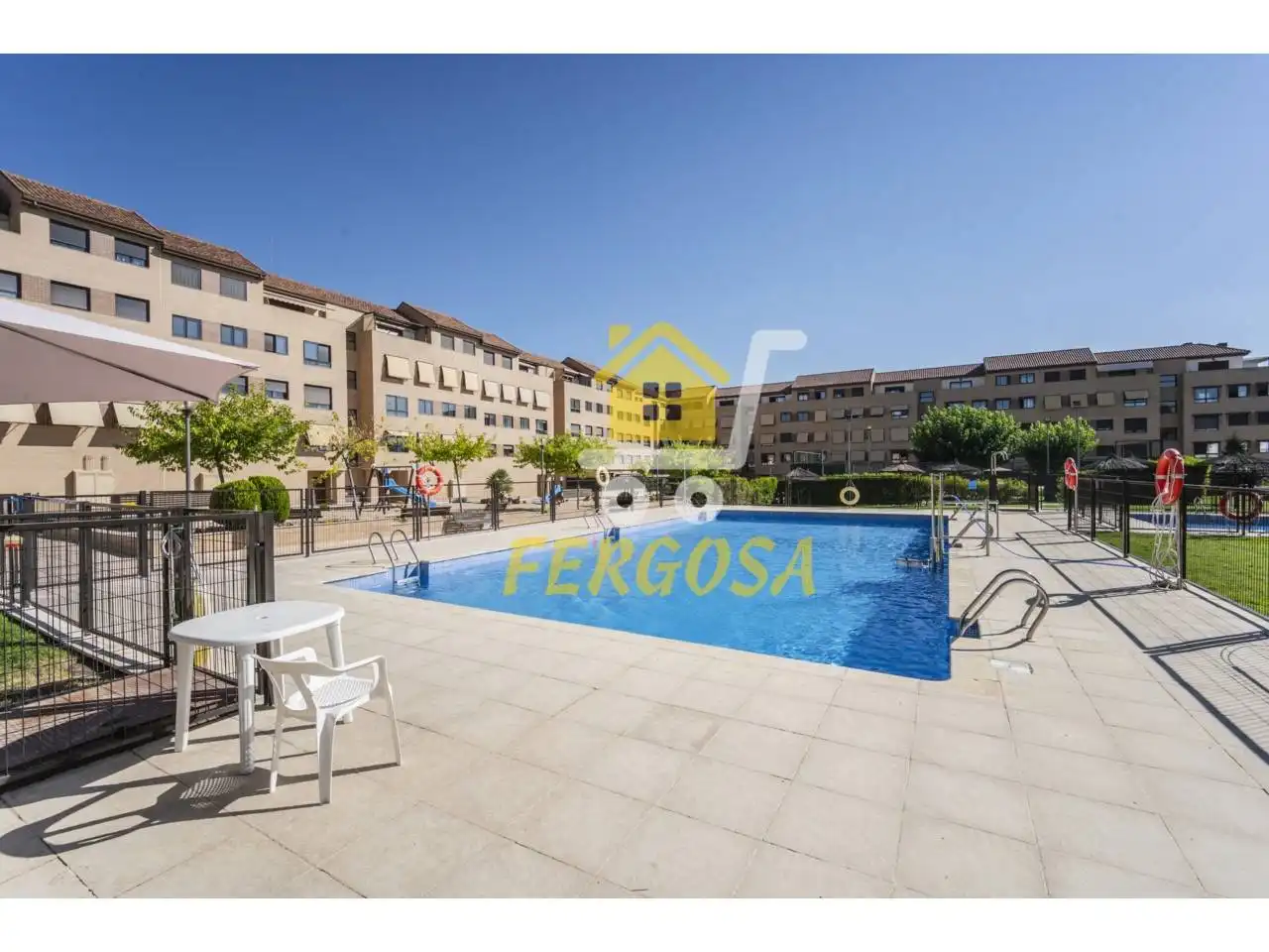 Piscina de Piso en venta en Navalcarnero con Aire acondicionado, Calefacción y Piscina comunitaria