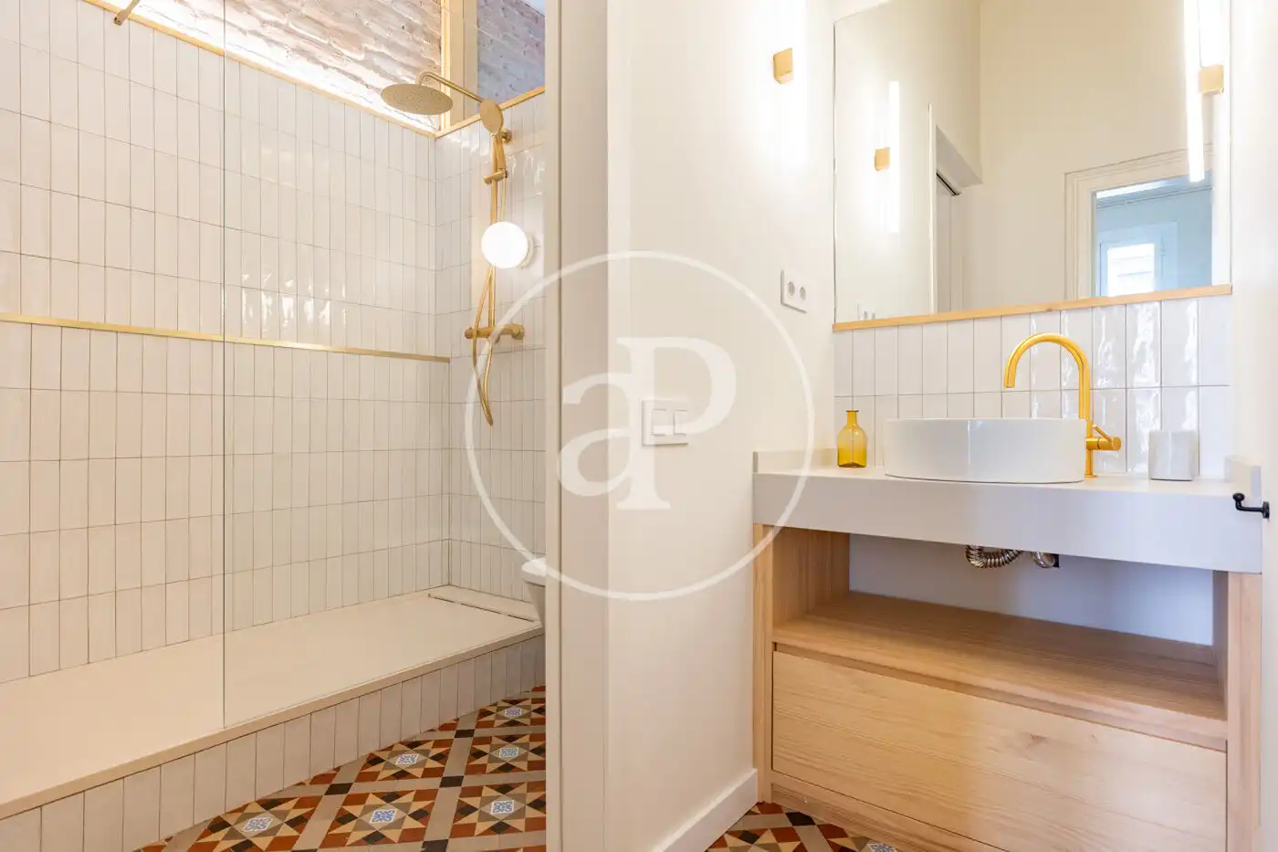 Badezimmer von Wohnung zum Verkauf in Barcelona mit Klimaanlage, Heizung und Möbliert