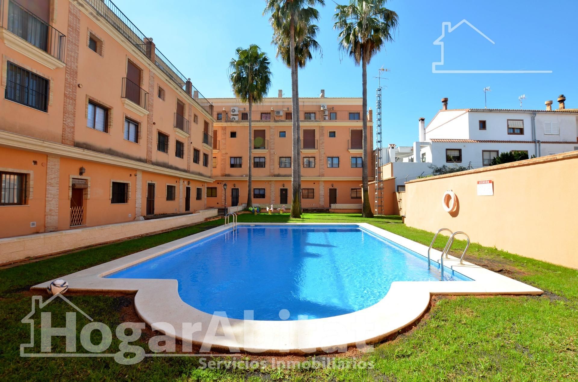 Piscina de Casa adosada en venta en Favara con Terraza, Trastero y Balcón