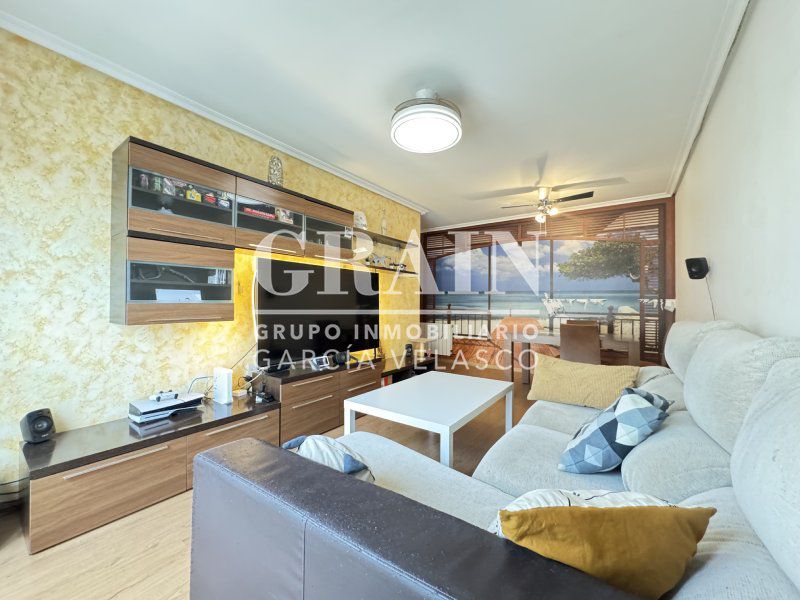 Sala d'estar de Apartament en venda en  Albacete Capital amb Calefacció