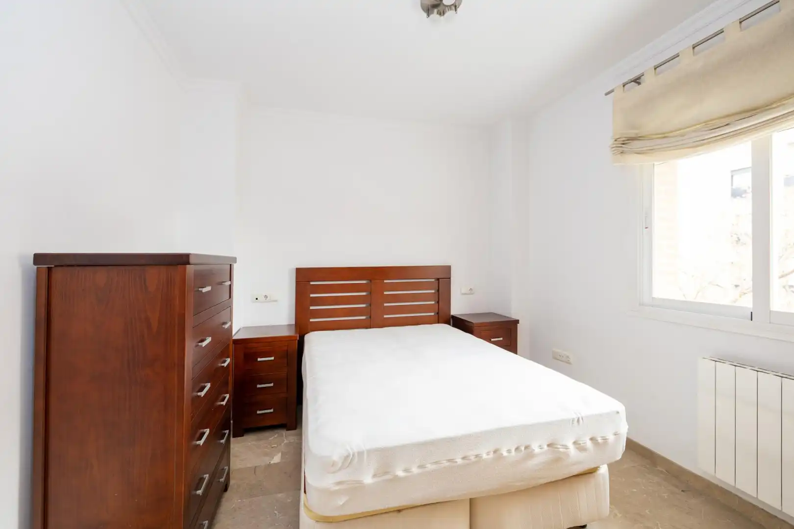 Habitación de Apartamento en venta en Granada con Calefacción, Jardín privado y Piscina comunitaria
