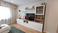 Living room of Flat to rent in Santiago de Compostela   with Heating