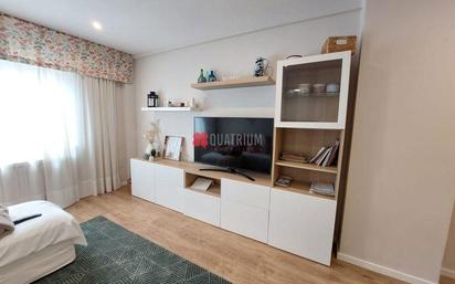 Sala d'estar de Pis de lloguer en Santiago de Compostela  amb Calefacció