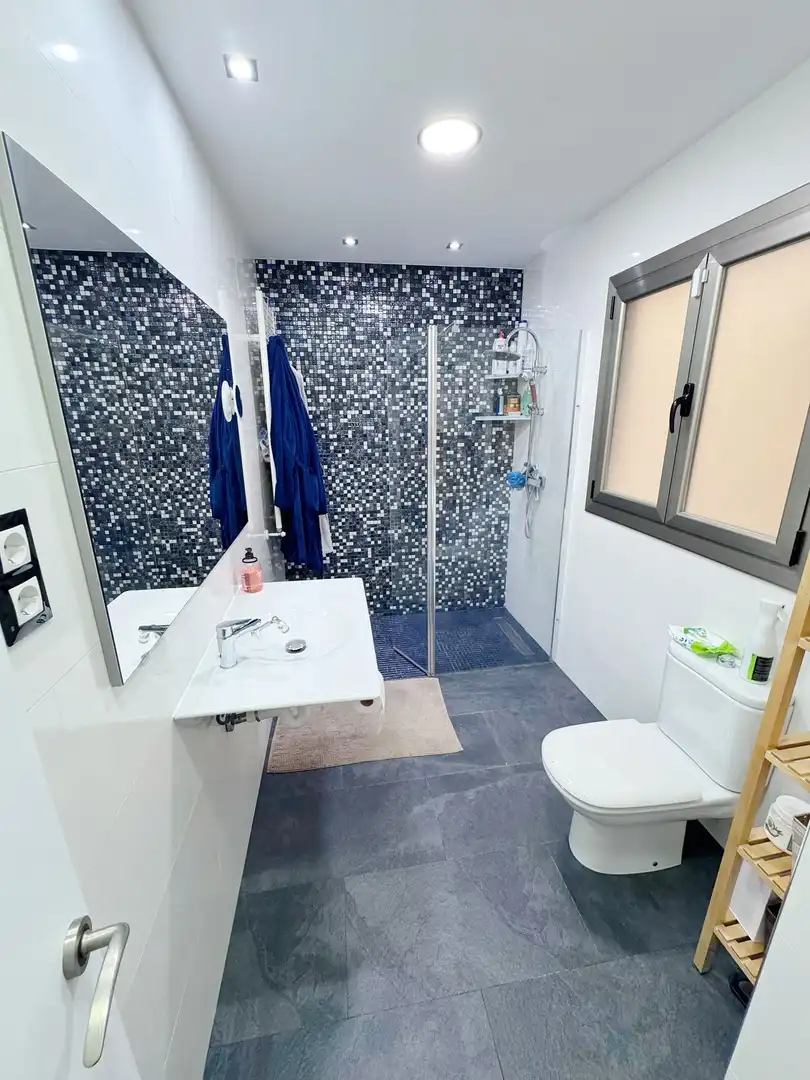 Baño de Dúplex en venta en Sabadell con Terraza, Trastero y Balcón