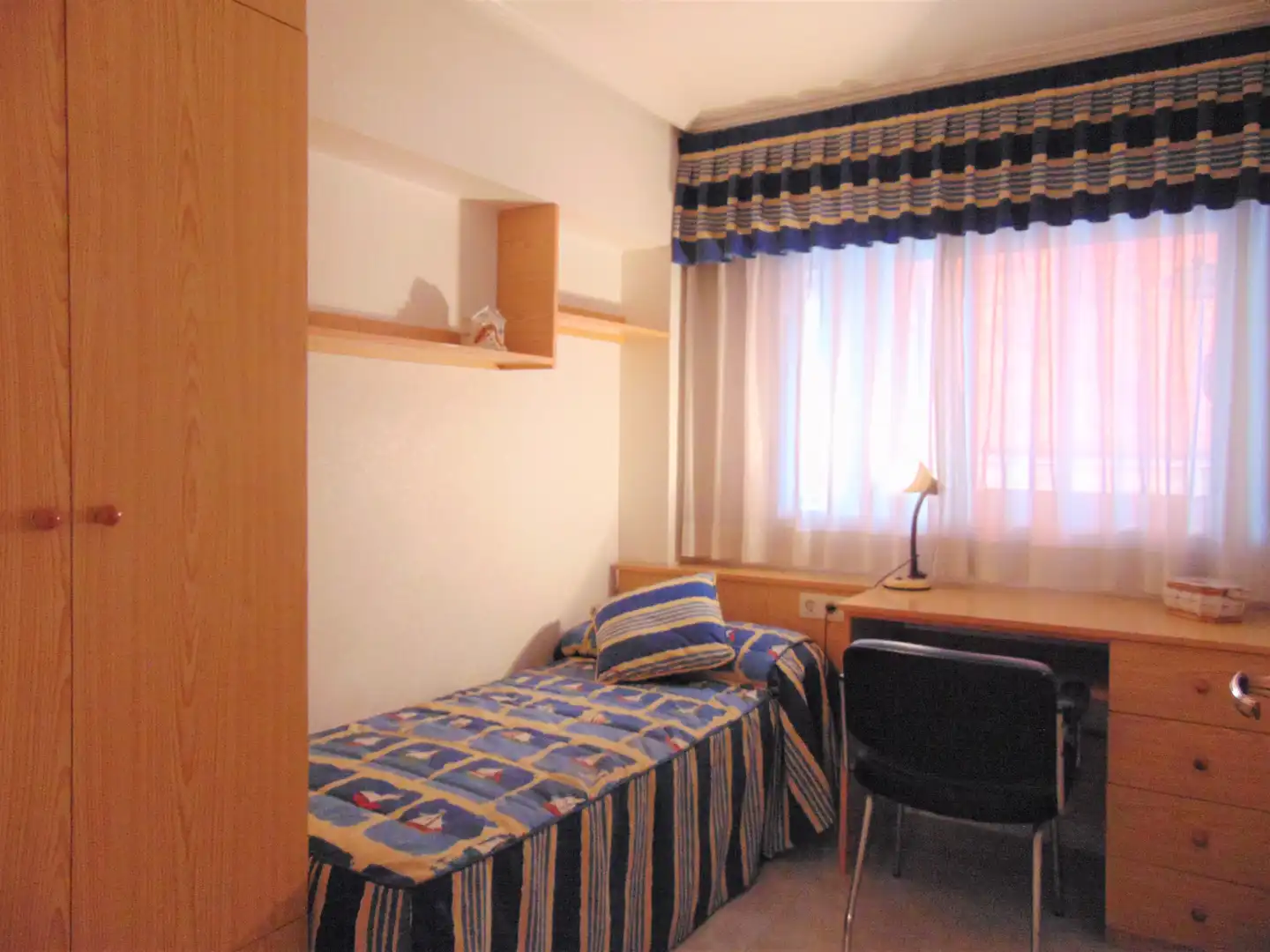 Bedroom of Flat for rent in Benidorm  with Furnished