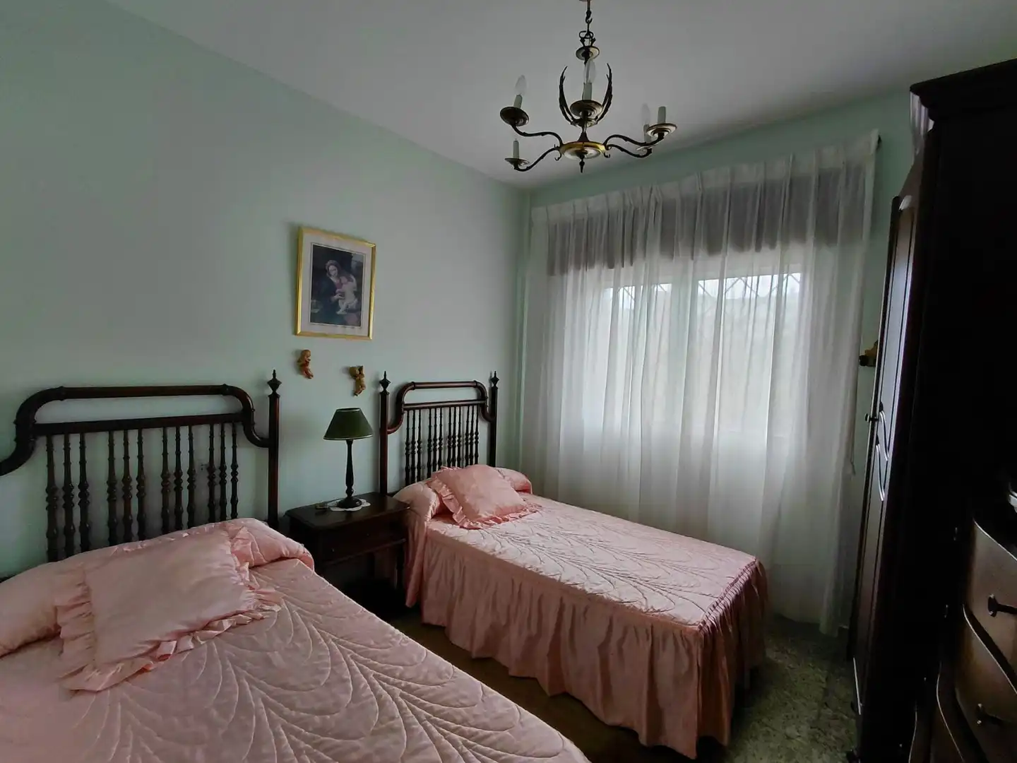 Habitación de Casa o chalet en venta en Ribeira con Jardín privado, Amueblado y Lavadora