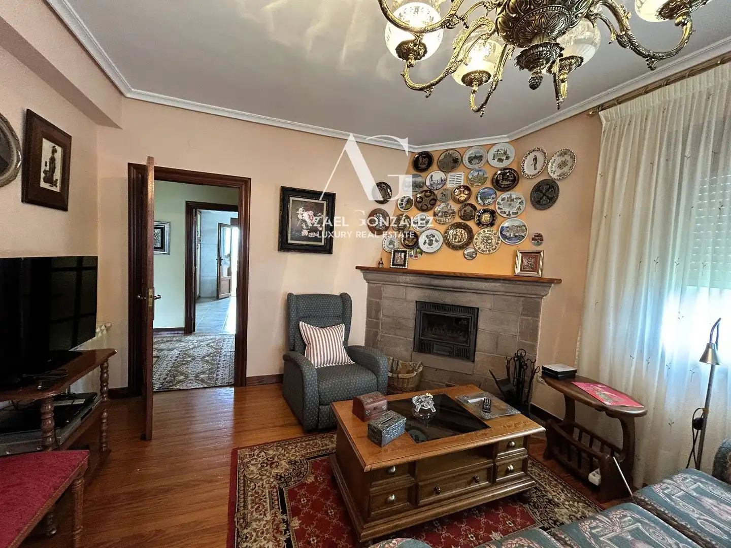 Sala d'estar de Casa o xalet en venda en Torrelavega  amb Calefacció i Terrassa