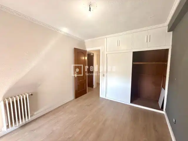 Habitación de Piso en venta en Madrid con Terraza