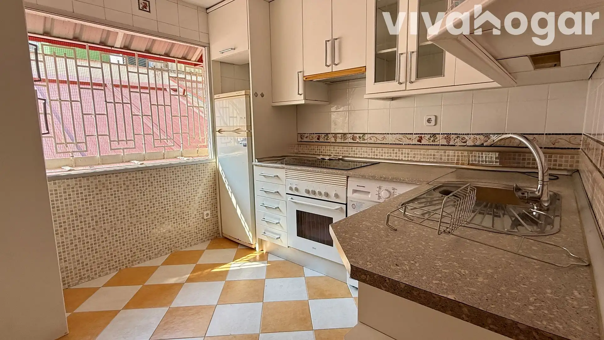 Kitchen of Flat for rent in Madrid