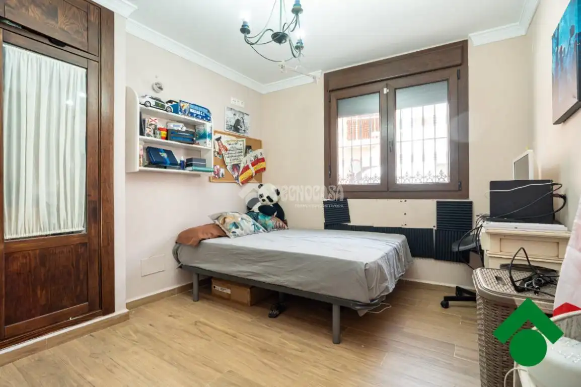 Dormitori de Casa adosada en venda en Cártama amb Alarma