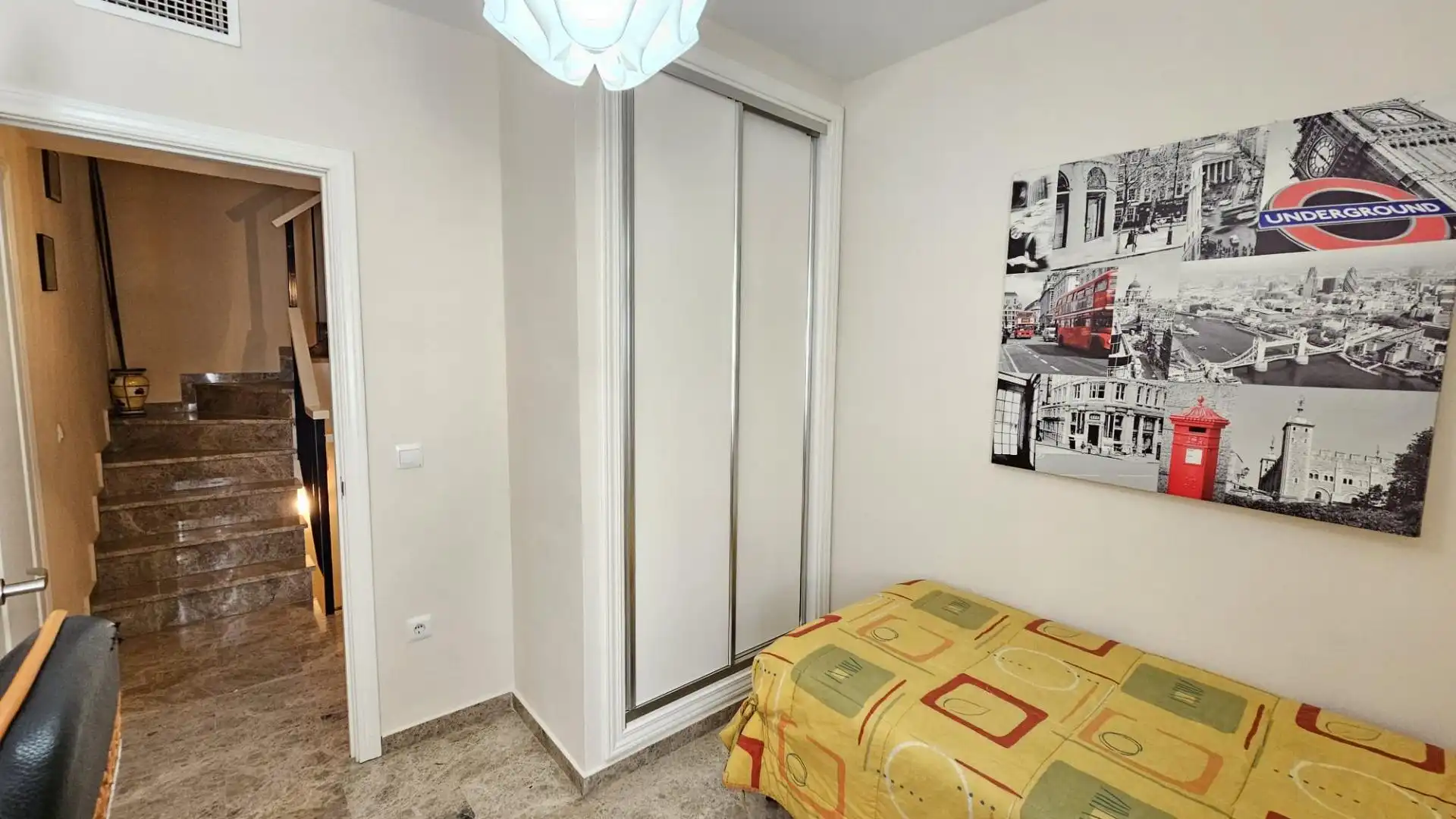 Dormitori de Casa o xalet en venda en Córdoba amb Aire condicionat i Traster