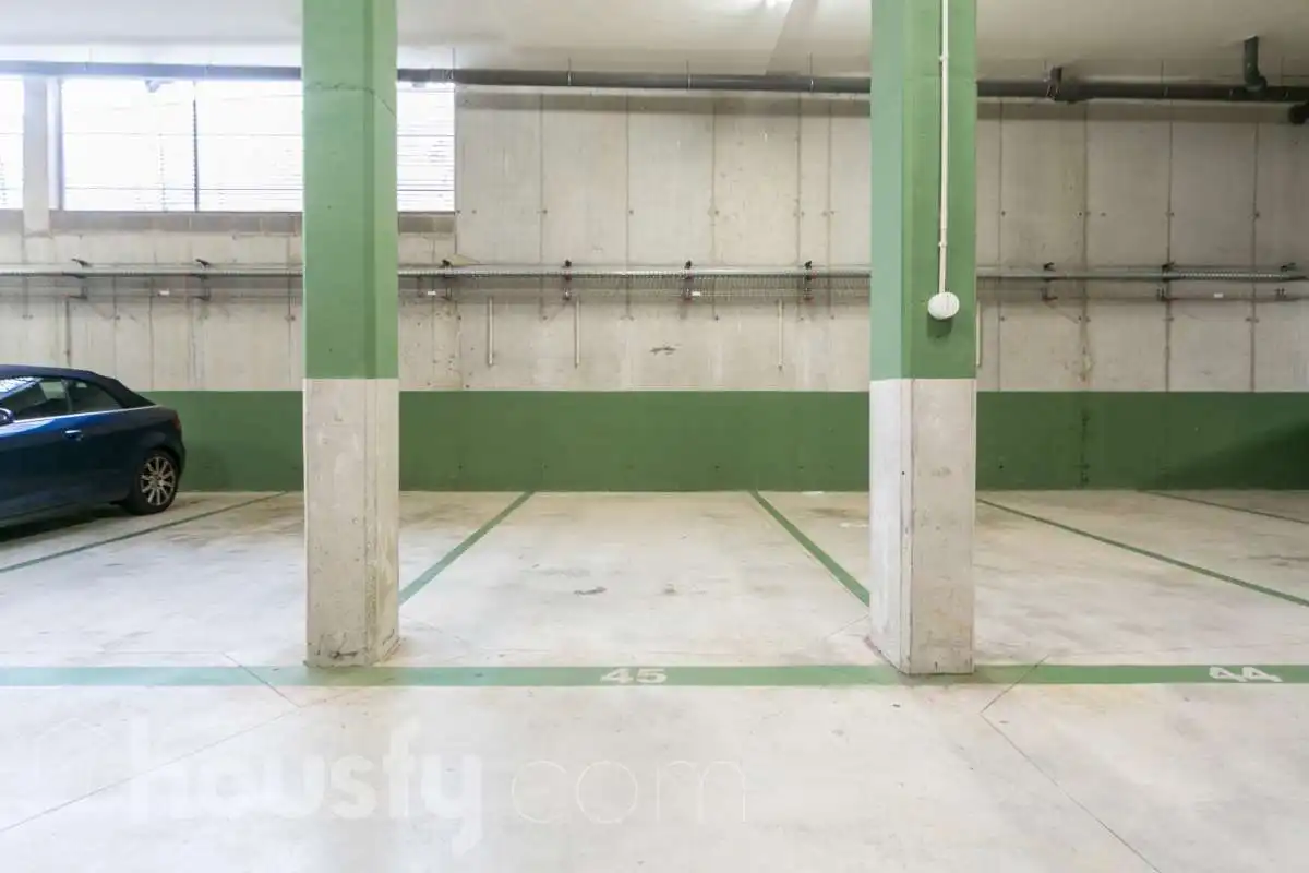Aparcament de Planta baixa en venda en Sabadell amb Aire condicionat, Calefacció i Jardí privat