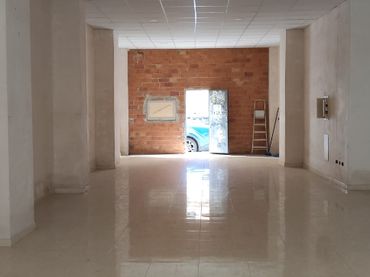 Local comercial en venda a Carrer d'August 51