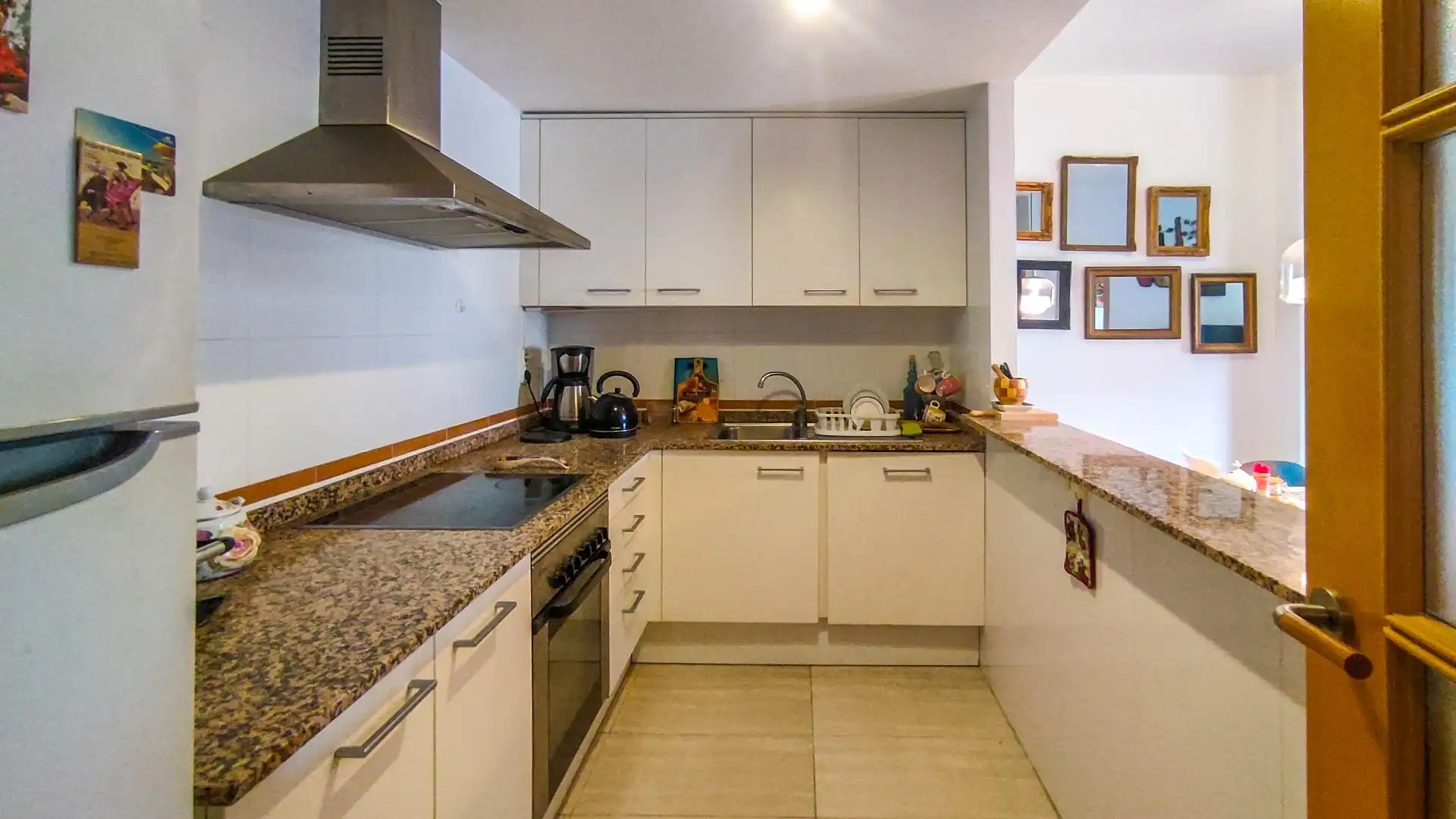 Cuina de Apartament en venda en Villajoyosa / La Vila Joiosa amb Aire condicionat, Moblat i Piscina comunitària