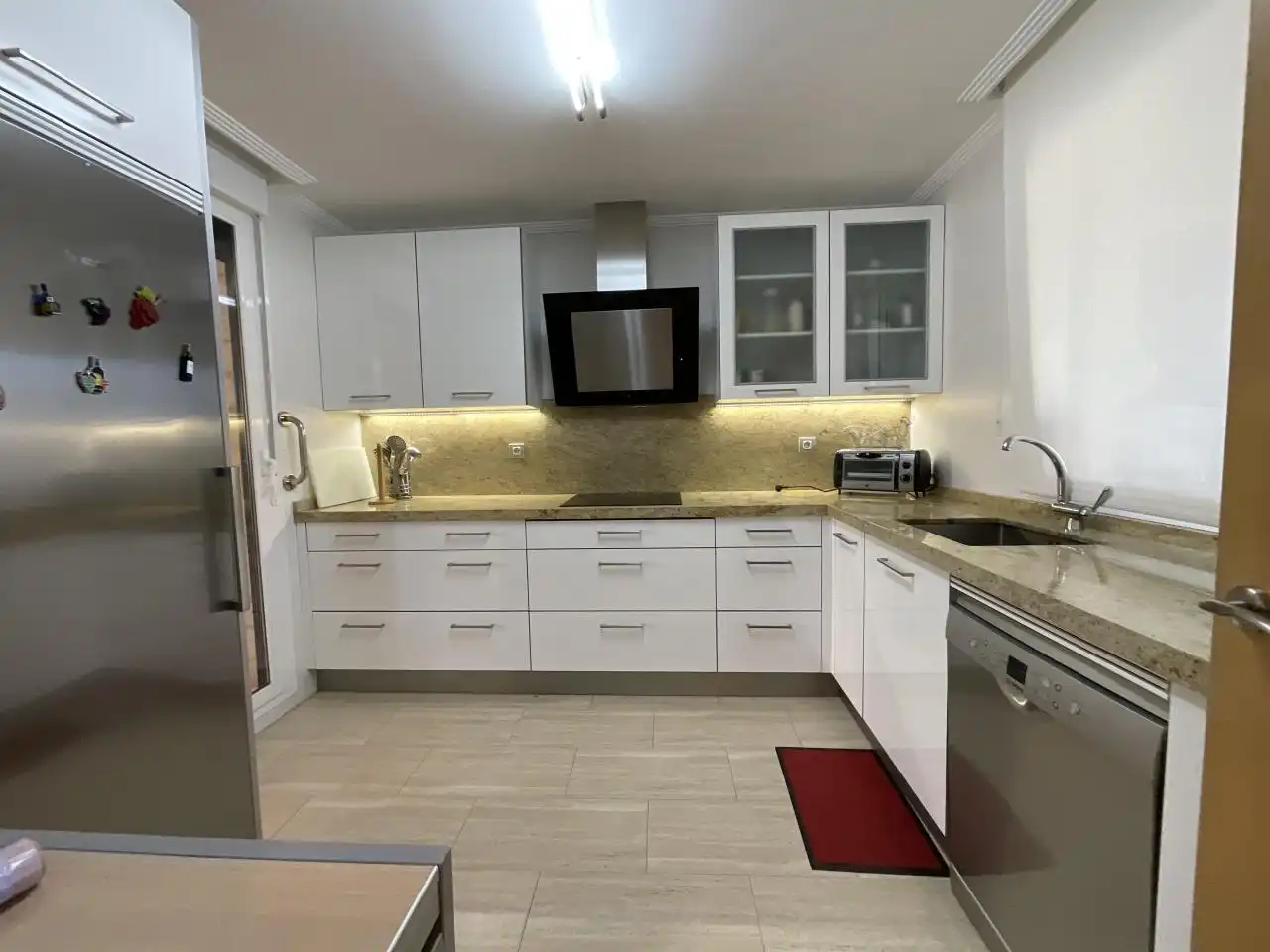 Cuina de Casa adosada en venda en Cirueña amb Calefacció, Jardí privat i Parquet