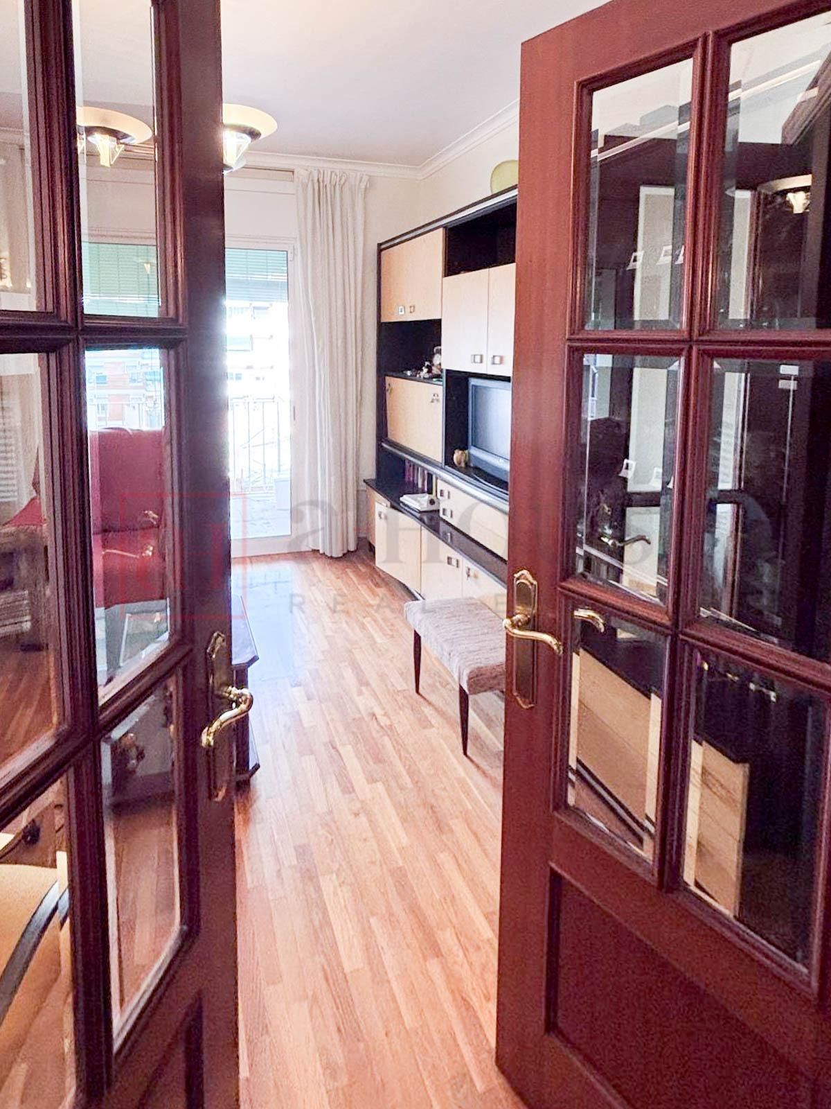 Sala d'estar de Pis en venda en  Barcelona Capital amb Aire condicionat, Parquet i Moblat