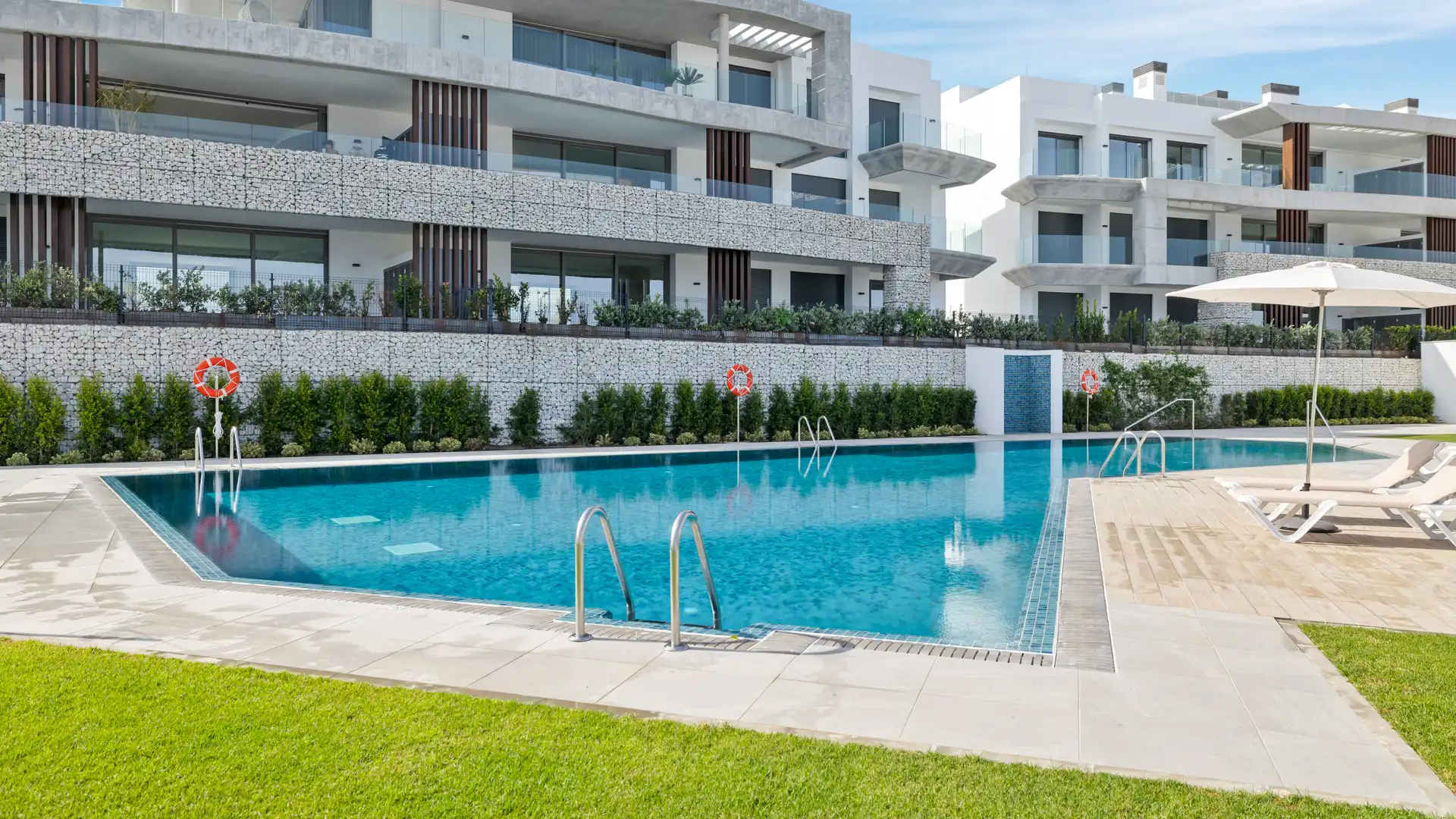 Piscina de Ático en venta en Benahavís con Aire acondicionado, Terraza y Trastero