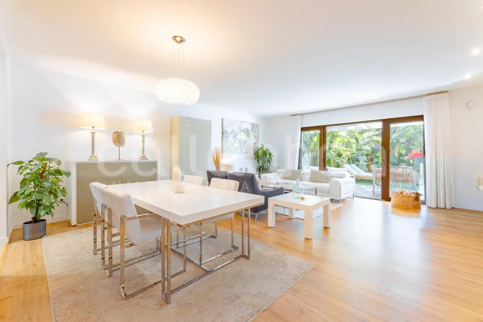 Sala de estar de Casa adosada en venta en Rocafort con Aire acondicionado, Calefacción y Jardín privado