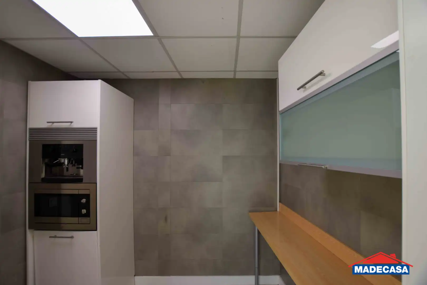 Cocina de Oficina de alquiler en Pozuelo de Alarcón con Aire acondicionado